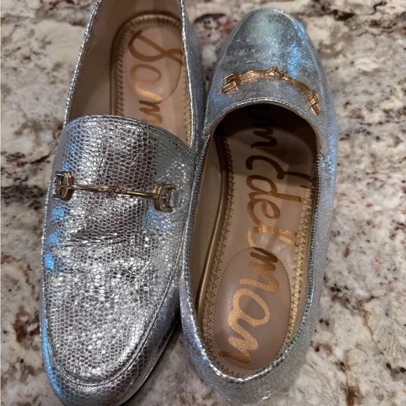 Sam Edelman Women’s Silver Loafers Gold Horsebit hardware size 8.5 metallic - Picture 5 of 7